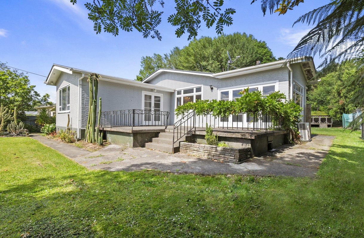 19 Ongo Road, Hunterville - Carousel 1