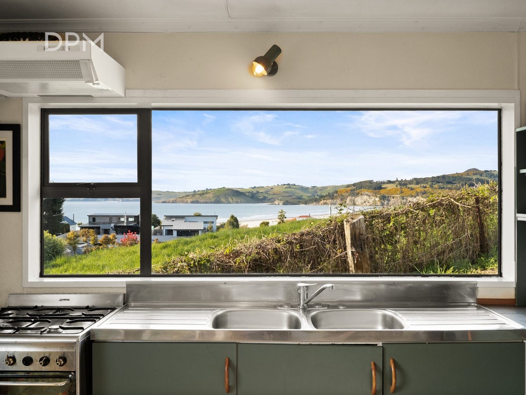 8 Watson Street, Green Island, Dunedin - Carousel 2