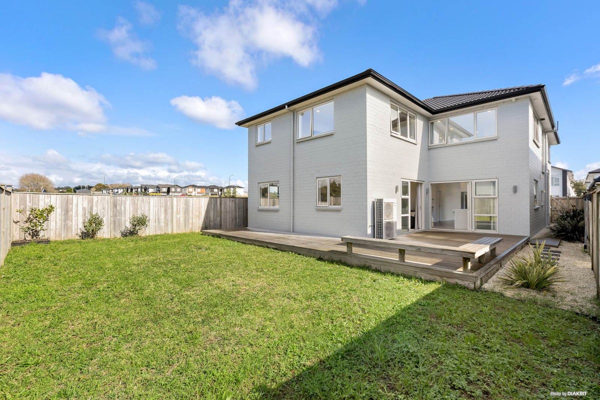 15 Nightingale Road, Flat Bush, Auckland - Carousel 2