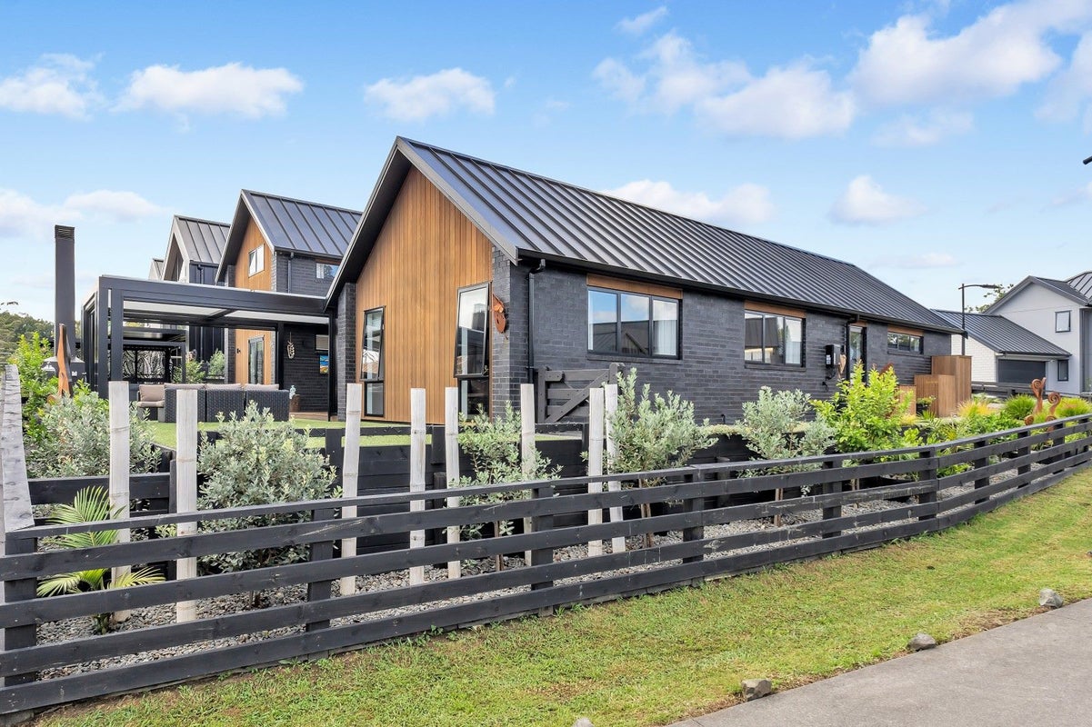 3 Hirere Road, Howick - Carousel 2