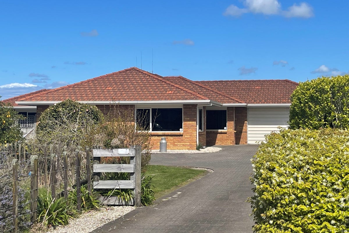 38 Gradara Avenue, Otorohanga, Otorohanga - Carousel 1