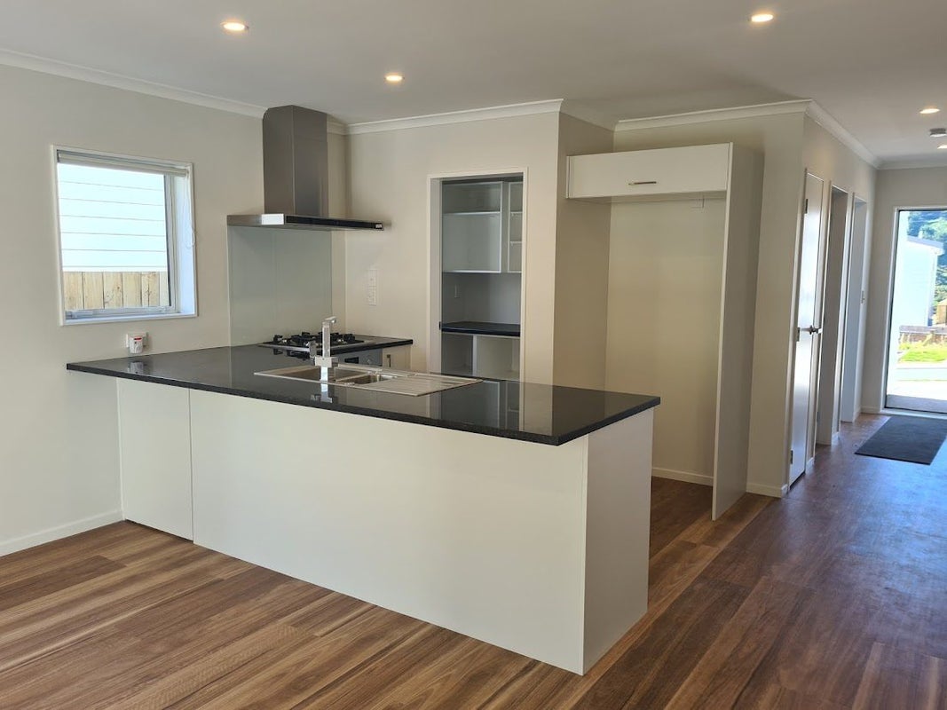 11 Stockport Grove, Churton Park, Wellington - Carousel 2