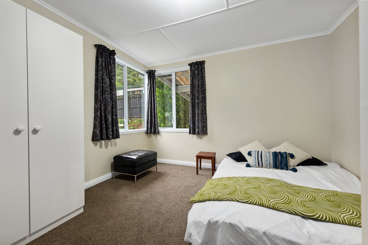 111 Kamahi Street, Stokes Valley, Lower Hutt - Carousel 17