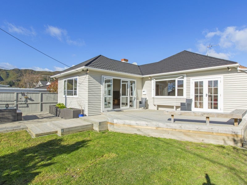 9 Nile Street, Waterloo, Lower Hutt - Carousel 1