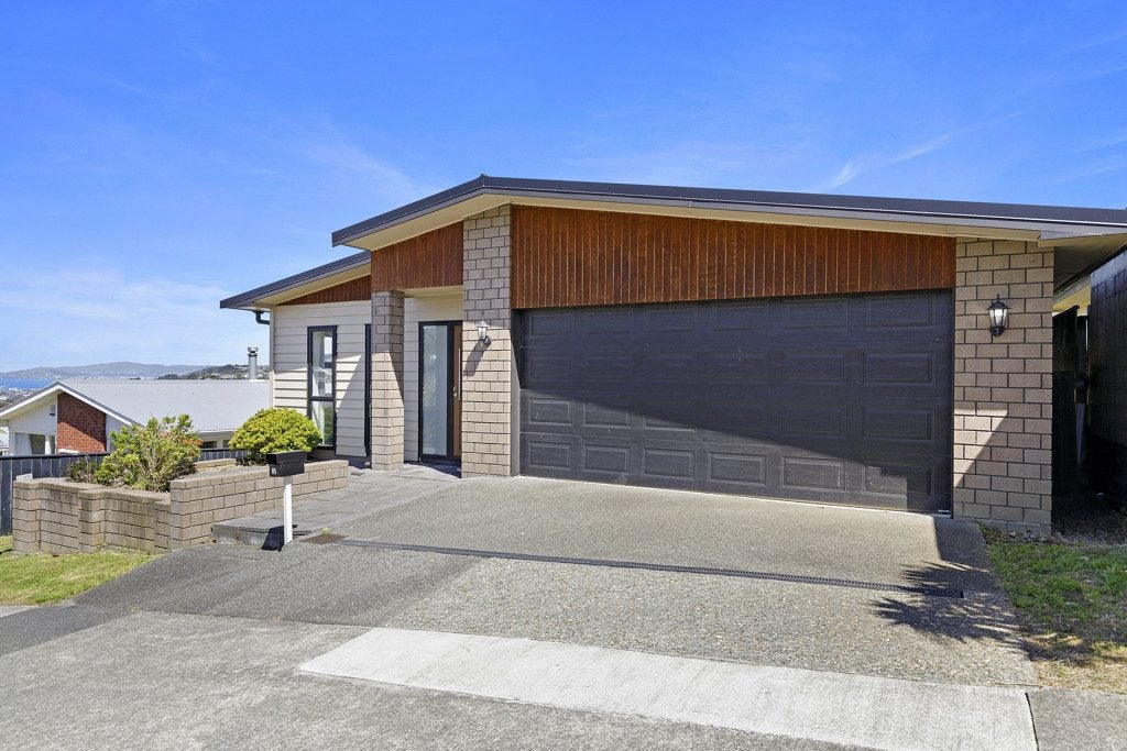85 Major Drive, Kelson, Lower Hutt - Carousel 1