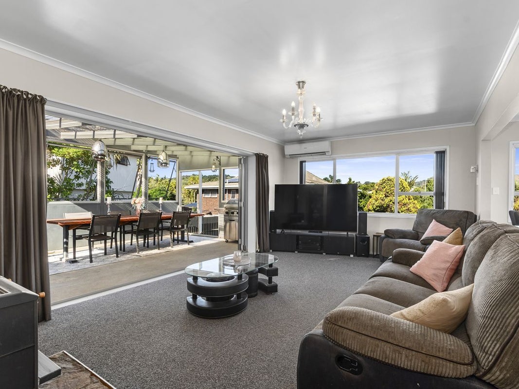 8 Moa Place, Onerahi, Whangarei - Carousel 2