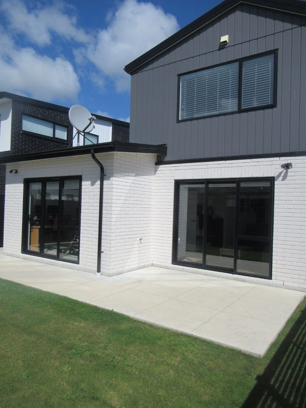1 Desert Gold Lane, Wallaceville, Upper Hutt - Carousel 18