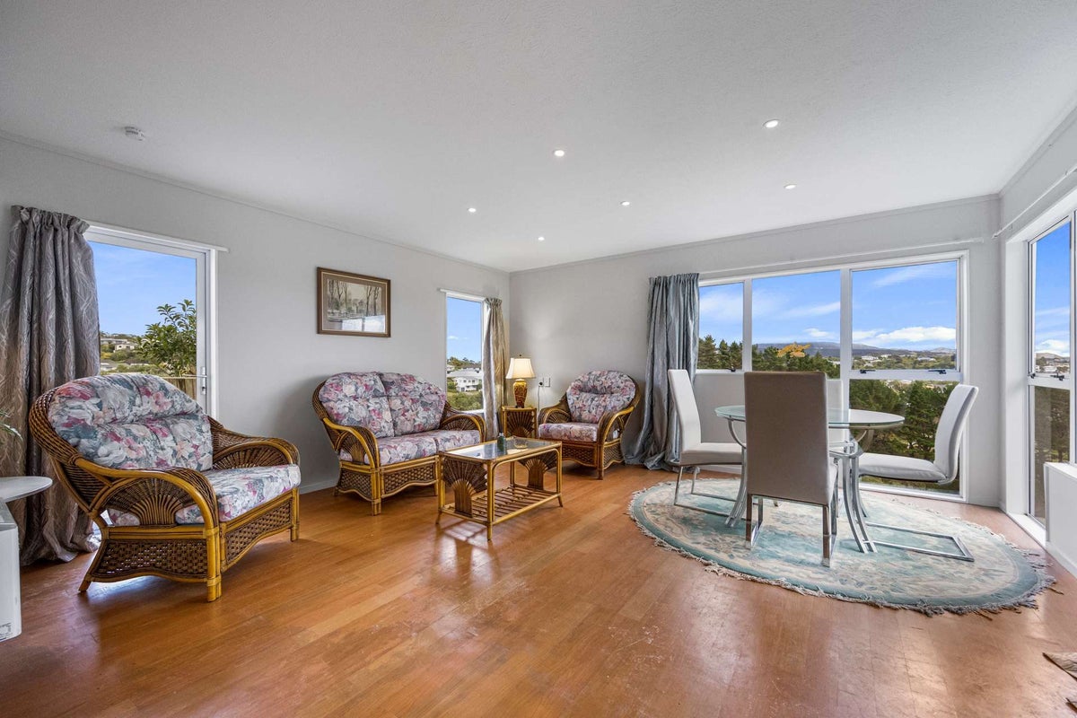 10B Sunningdale Lane, Woodridge, Wellington - Carousel 2