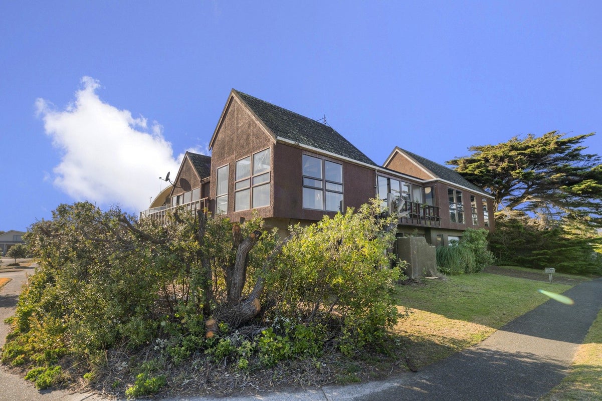 3 Ara Kuaka, Waikanae Beach, Waikanae - Carousel 1