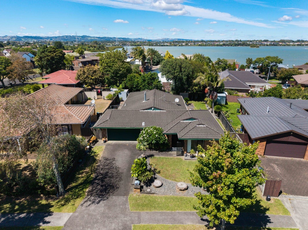 165 Walter Strevens Drive, Conifer Grove, Takanini - Carousel 2