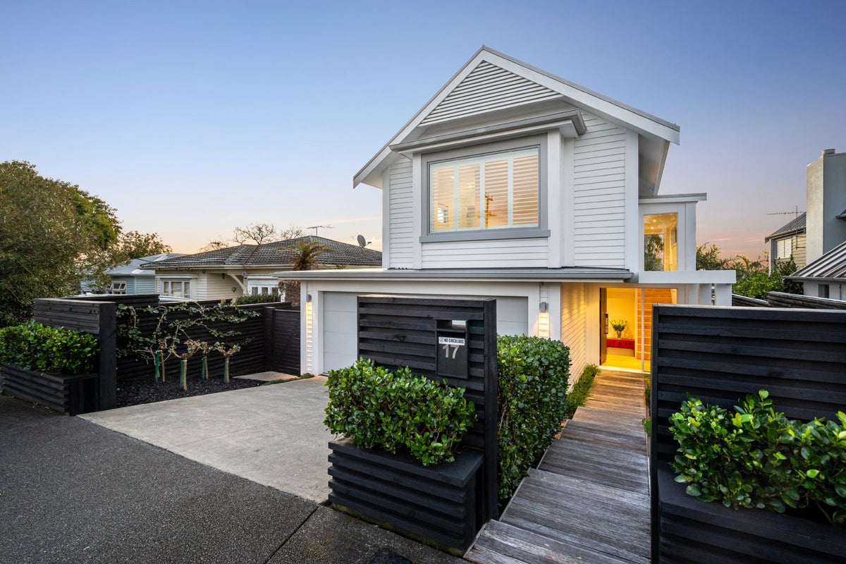 17 Lemington Road, Westmere, Auckland - Carousel 1