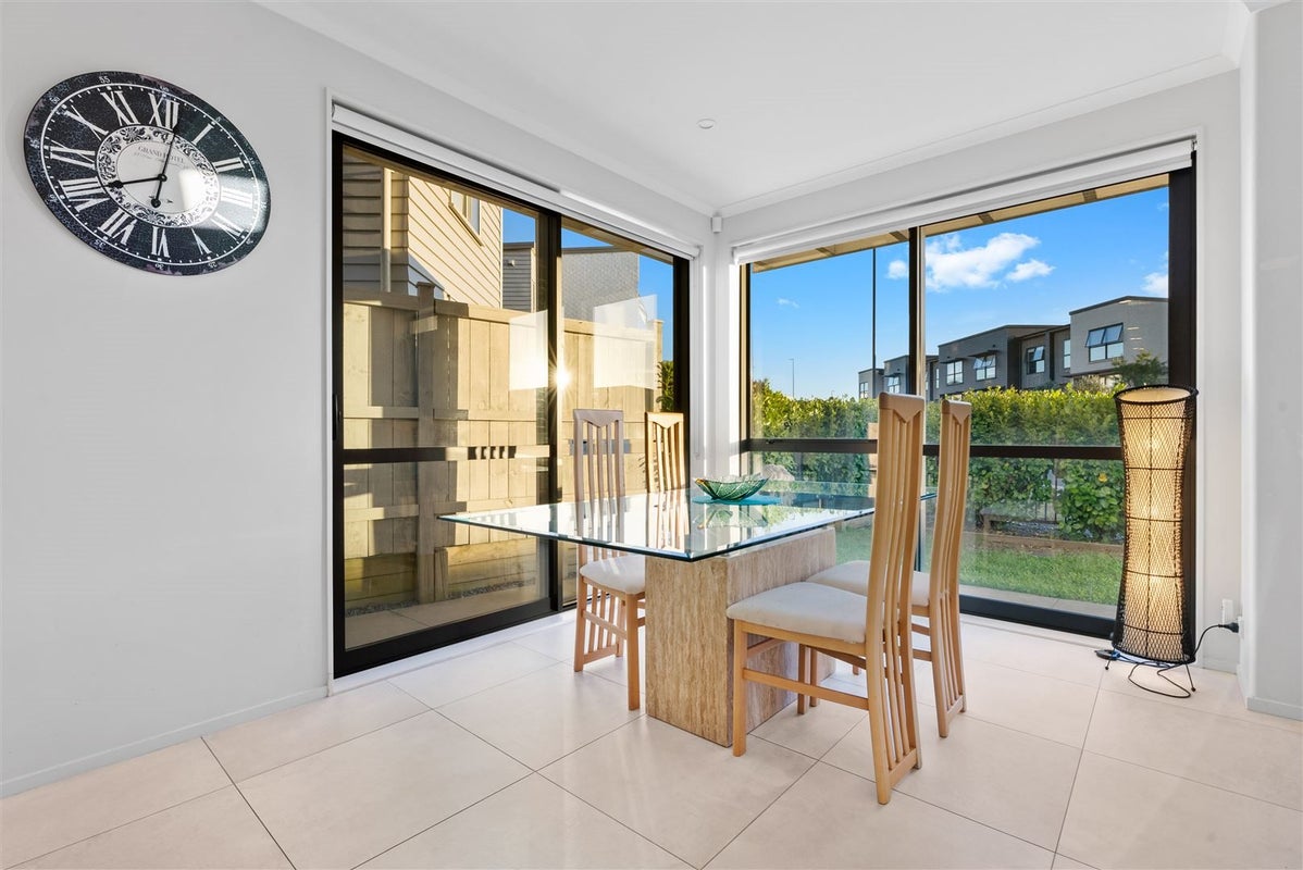 40 Matairangi Avenue, Totara Heights, Auckland - Carousel 2