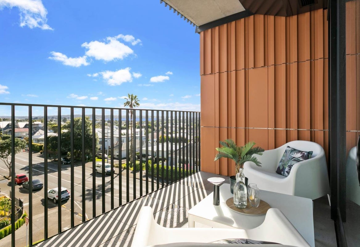 304/2 Miller Street, Point Chevalier, Auckland - Carousel 2