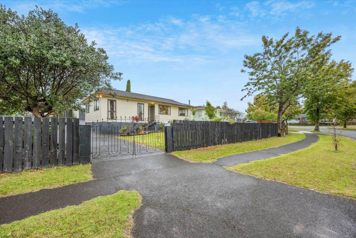 10 Bahari Drive, Ranui, Auckland - Carousel 1