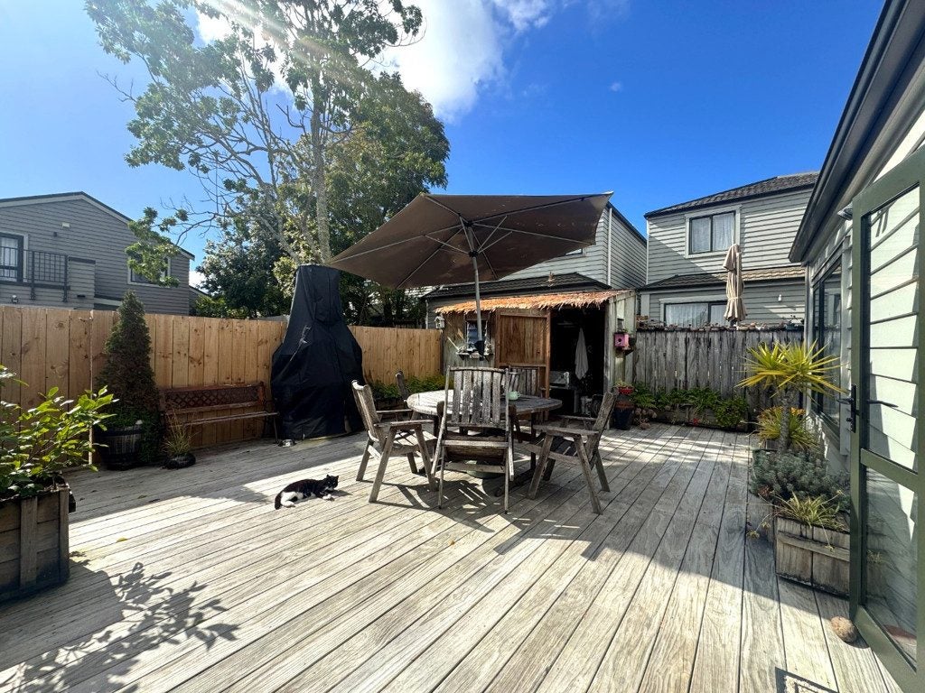 2/38 John Jennings Drive, Oteha, Auckland - Carousel 20