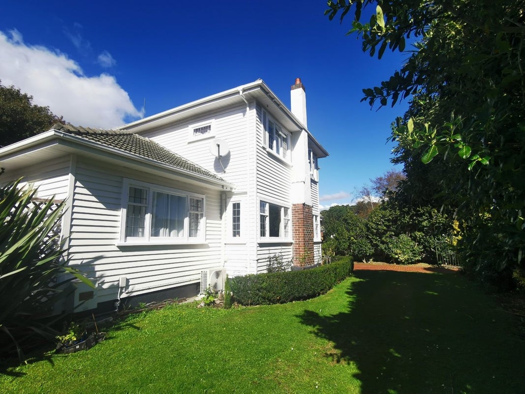 12 Cornwall Street, Hutt Central, Lower Hutt - Carousel 2