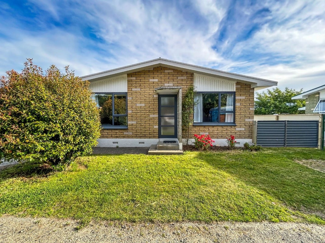 2/277 Nelson Street, Strathern, Invercargill - Carousel 1