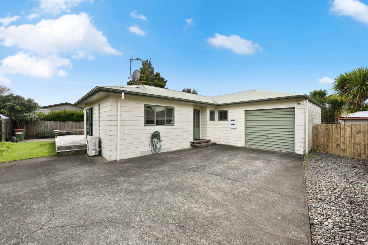 24B Livingstone Avenue, Nawton, Hamilton - Carousel 2