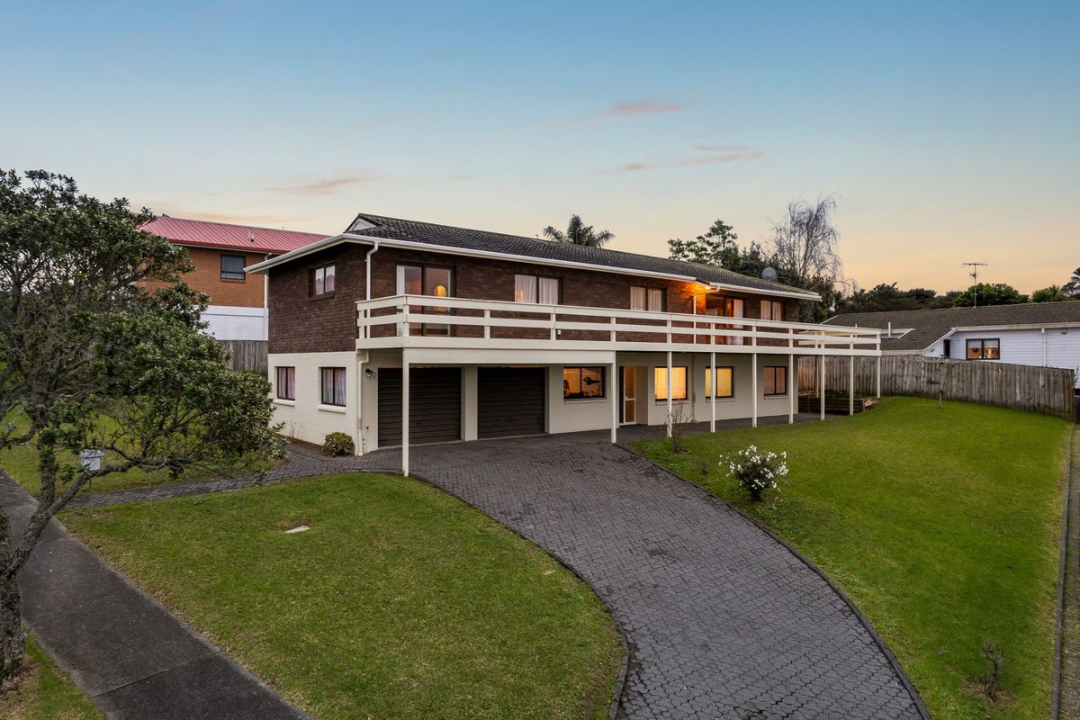 22 Rhinevale Close, Henderson, Auckland - Carousel 2