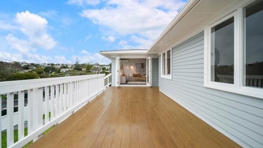 15 Tonkin Drive, Sunnynook, Auckland - Carousel 1