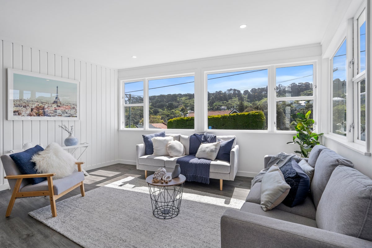 117 Waipapa Road, Hataitai, Wellington - Carousel 2
