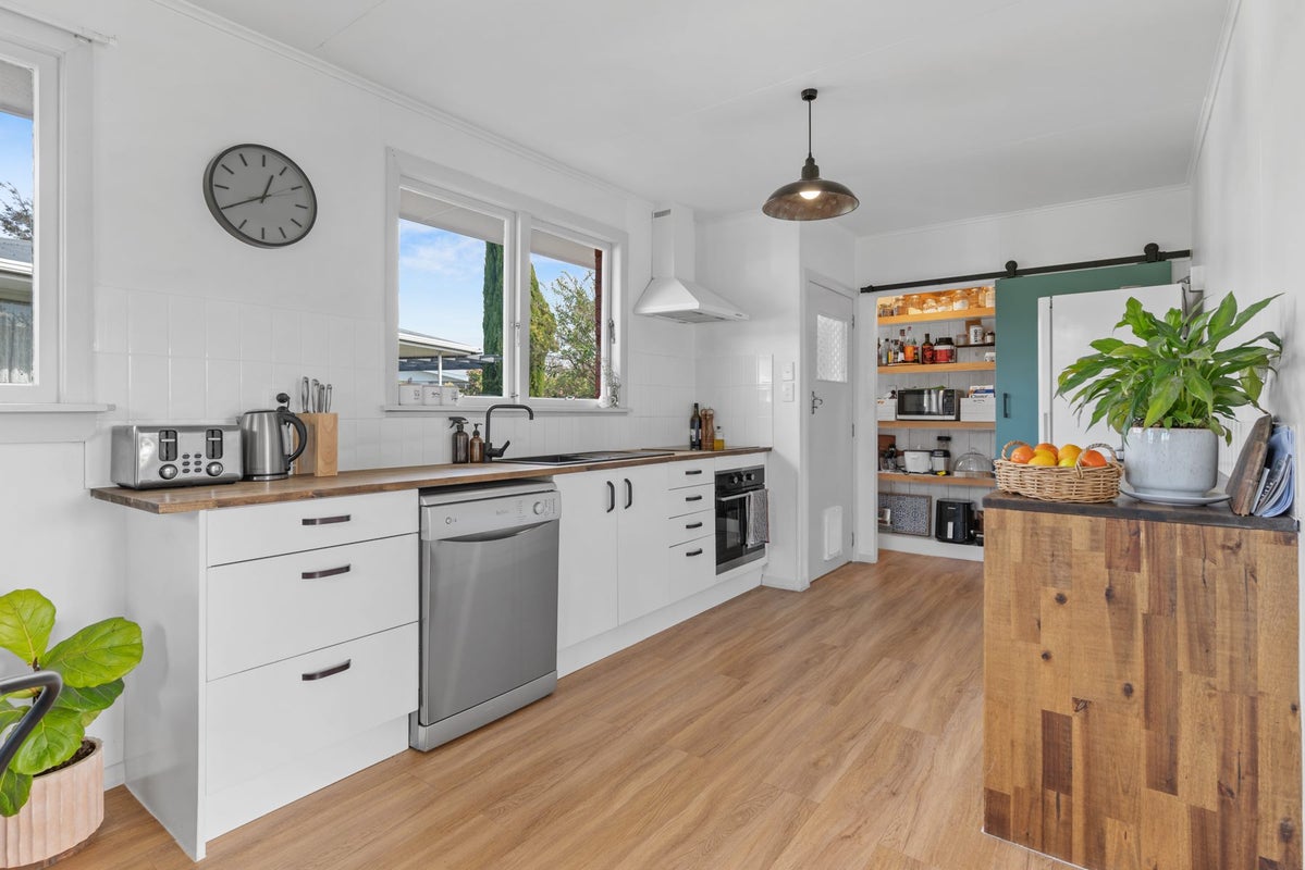 9A Washington Crescent, Redwoodtown, Blenheim - Carousel 2
