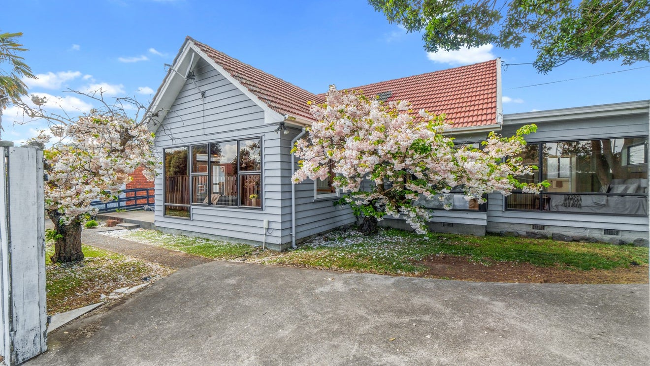 384 Wairakei Road, Burnside, Christchurch - Carousel 1