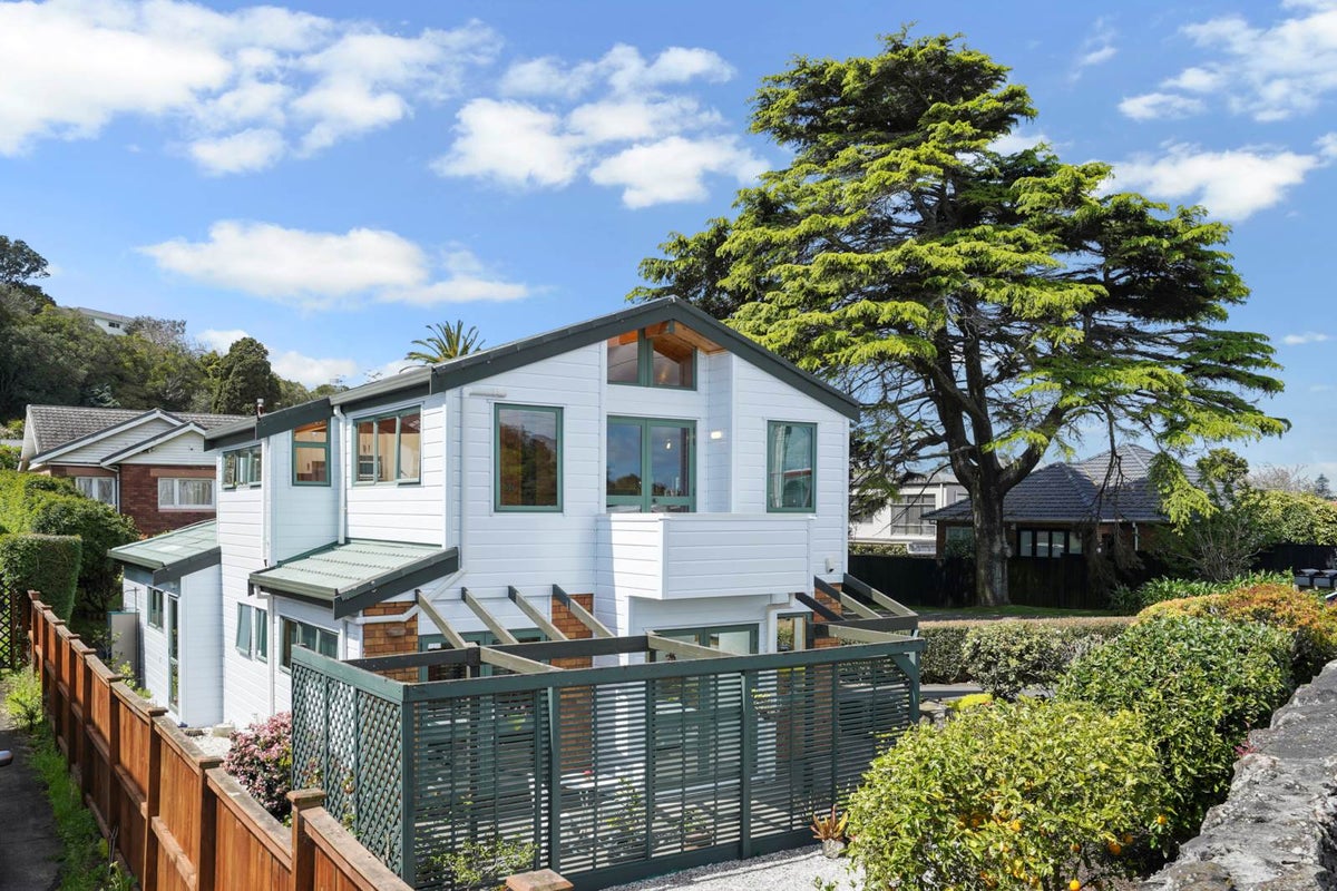 882A Mount Eden Road, Three Kings, Auckland - Carousel 1