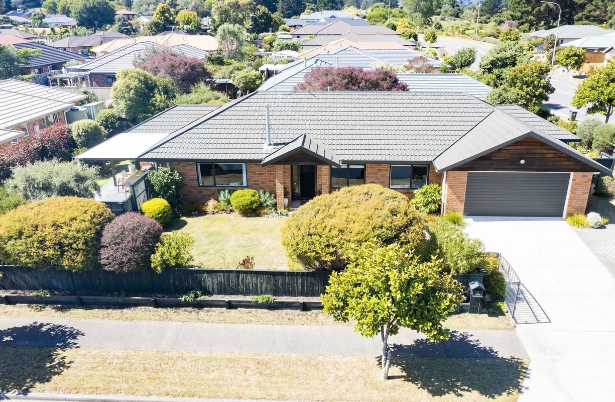 2 Ashleigh Way, Waikanae Beach, Waikanae - Carousel 1