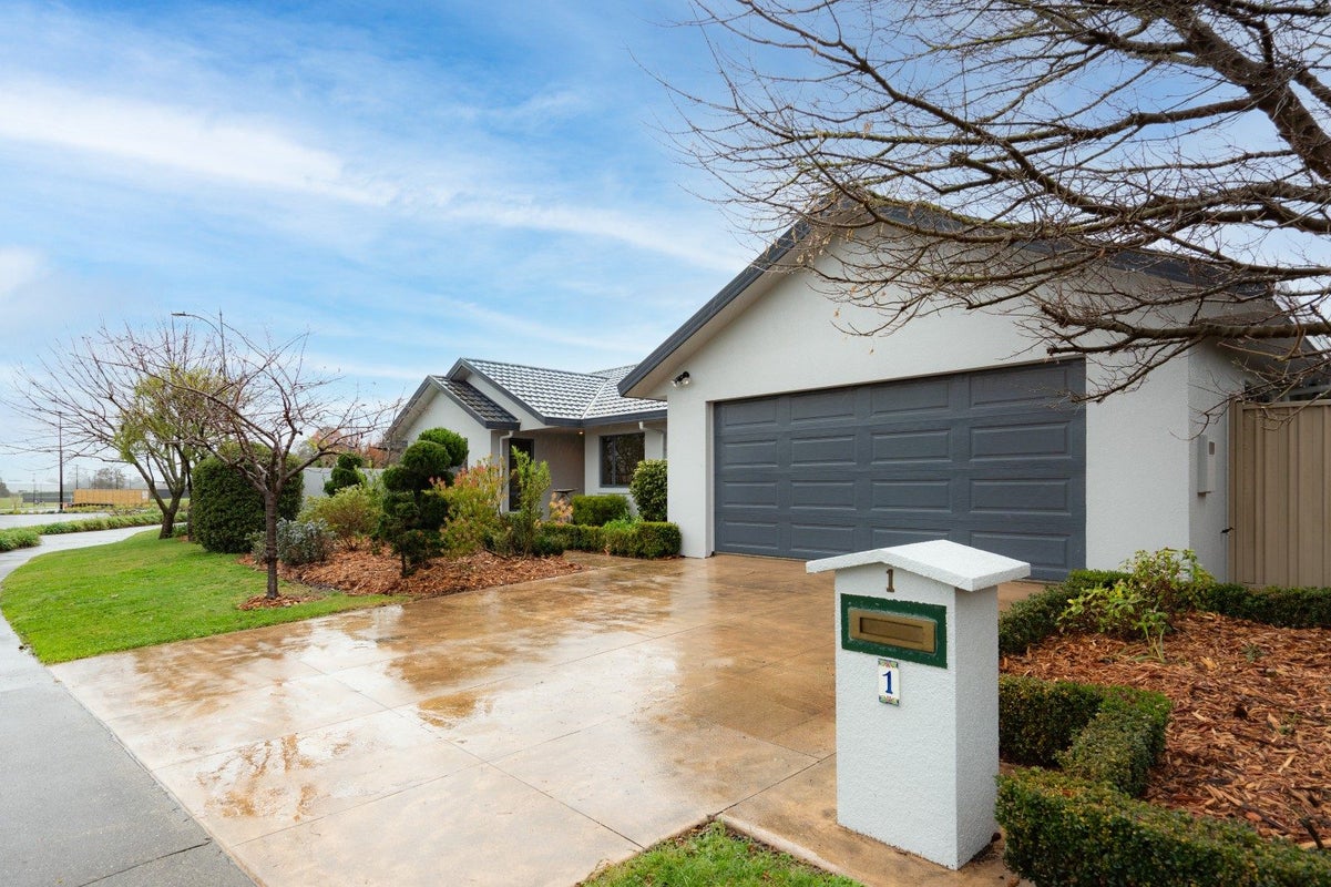 1 Russell Robertson Drive, Havelock North, Havelock North - Carousel 2