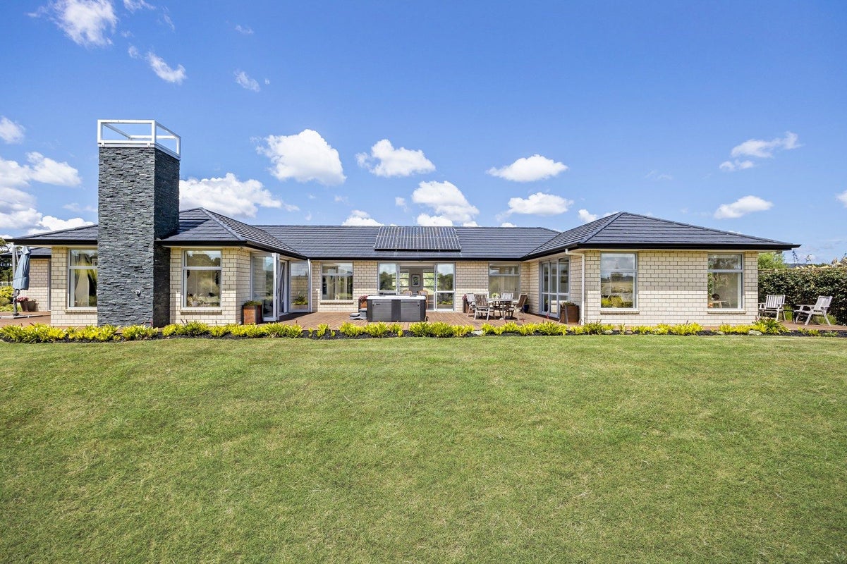 523 Papakura-Clevedon Road, Ardmore, Papakura - Carousel 1