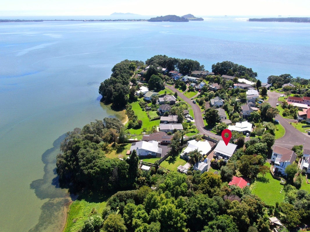 11 Moana Drive, Tanners Point, Katikati - Carousel 1