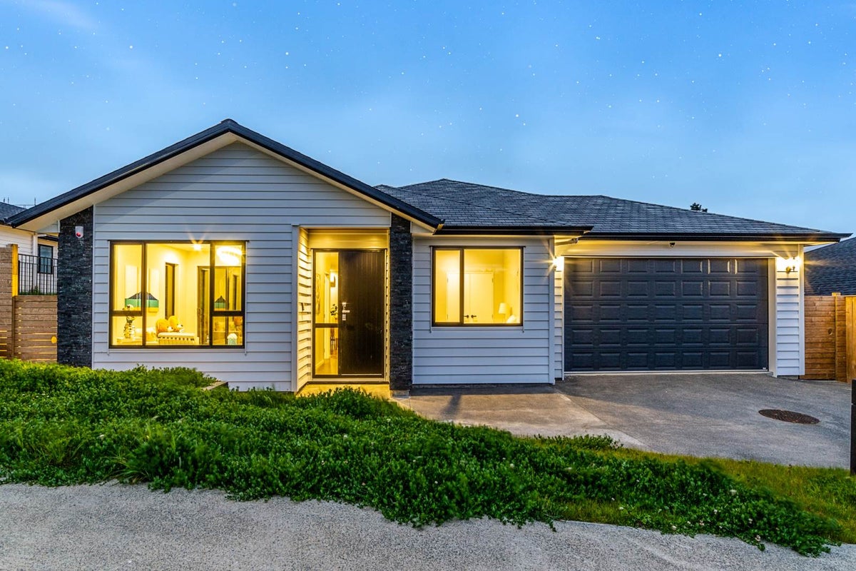 27 Jeroboam Loop, Kumeu - Carousel 1