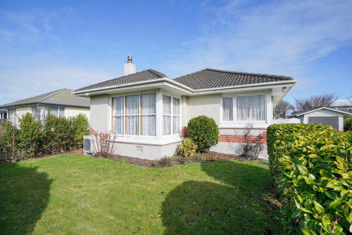 16 Adamson Crescent, Glengarry, Invercargill - Carousel 1