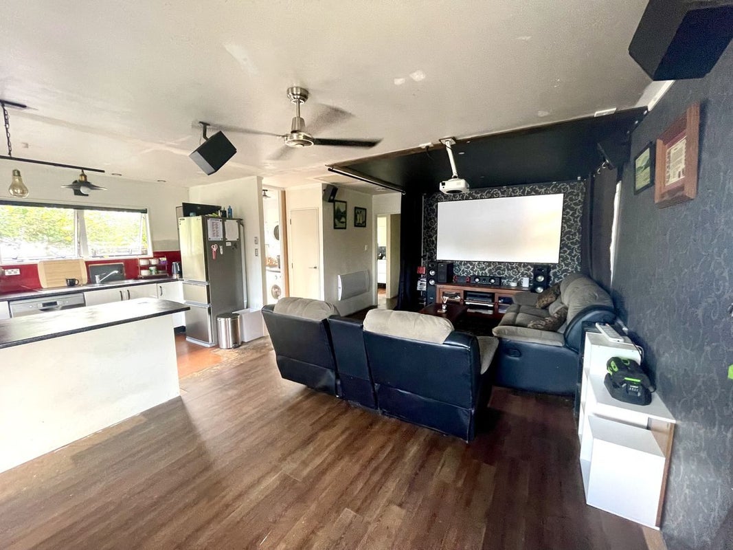 11 Dunrobbin Place, Gate Pa, Tauranga - Carousel 2