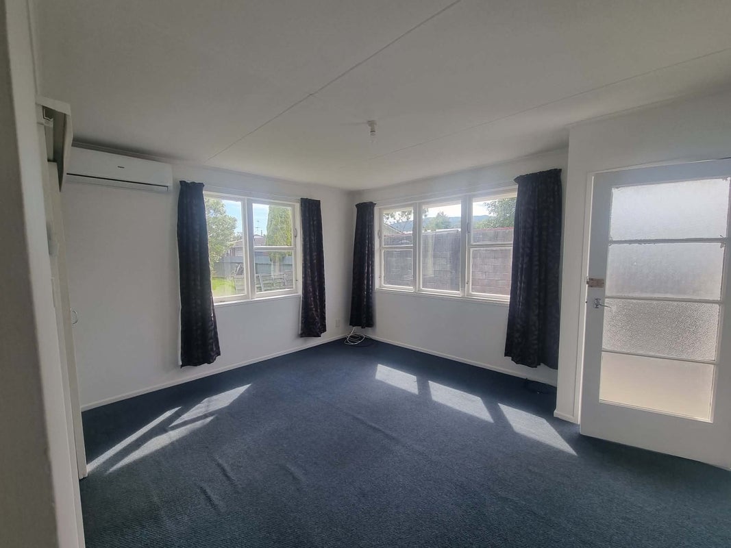 26 Liverpool Street, Trentham, Upper Hutt - Carousel 2