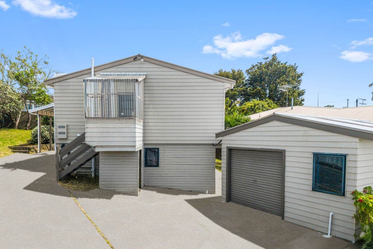 3/70 Hogans Road, Glenfield, Auckland - Carousel 1
