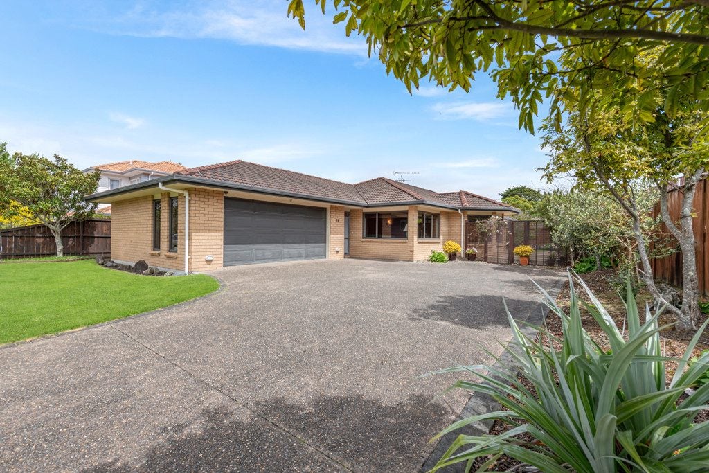 13 Duntrune Road, Flat Bush, Auckland - Carousel 2
