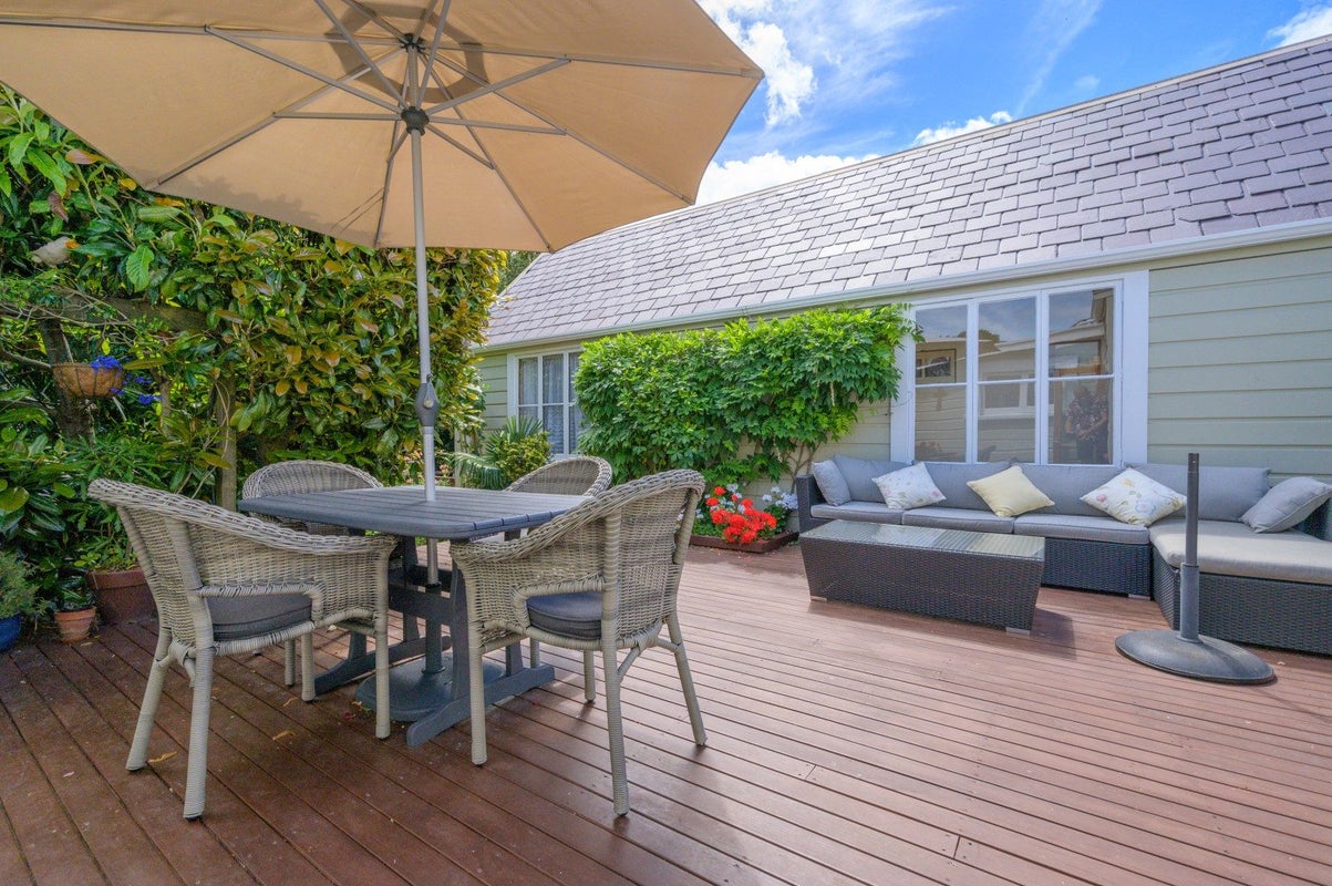 7 Cambria Gardens, The Wood, Nelson - Carousel 20