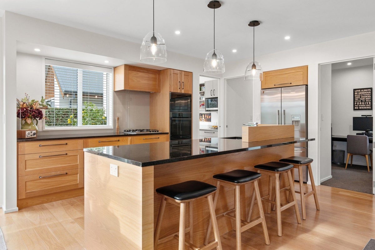 5 Lakebridge Place, Parklands, Christchurch - Carousel 2