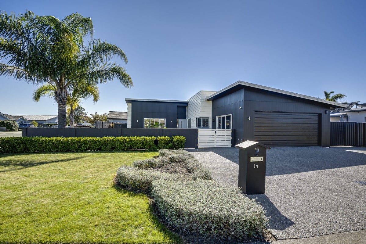 14 Pacific Avenue, Poraiti, Napier - Carousel 1