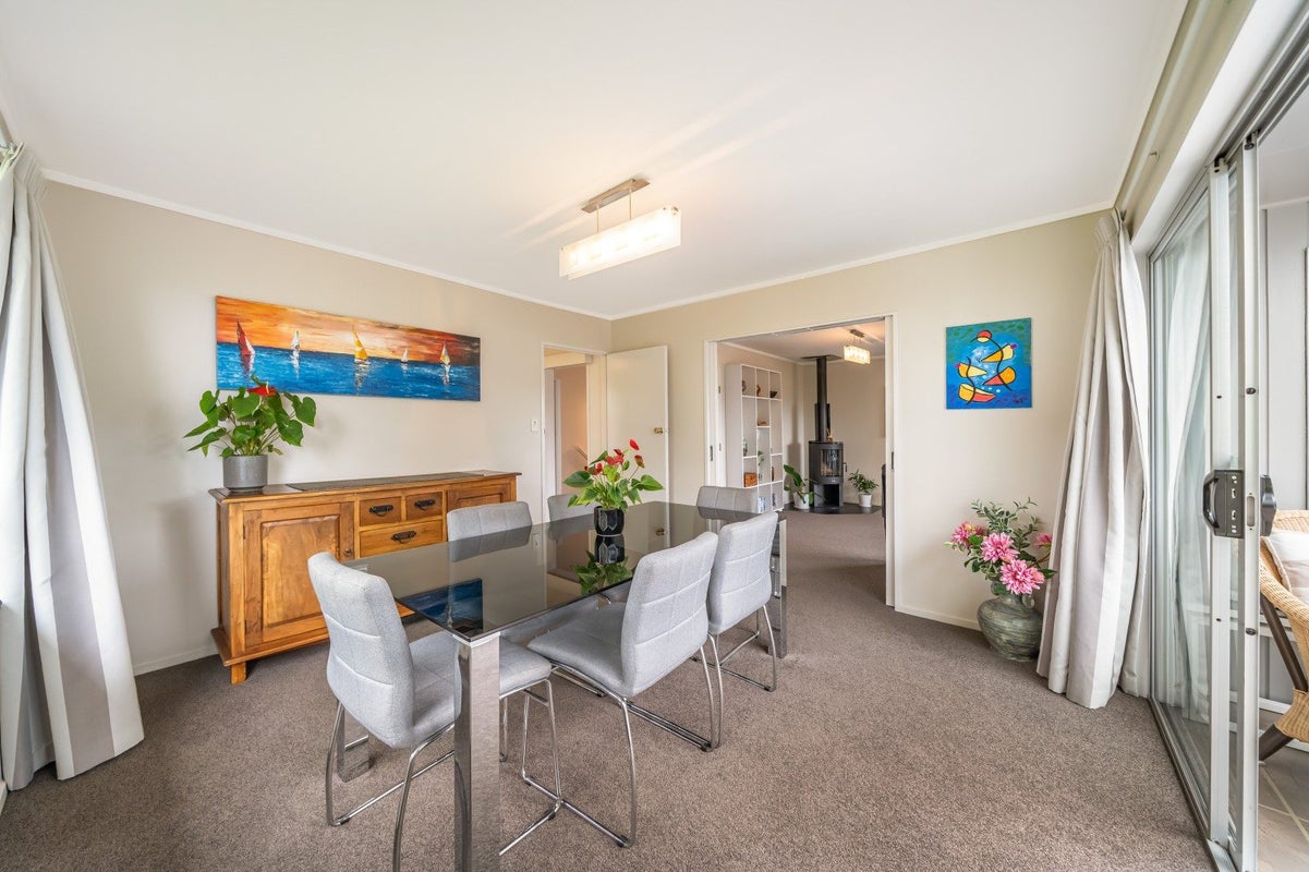 3 Bowline Place, Whitby, Porirua - Carousel 2