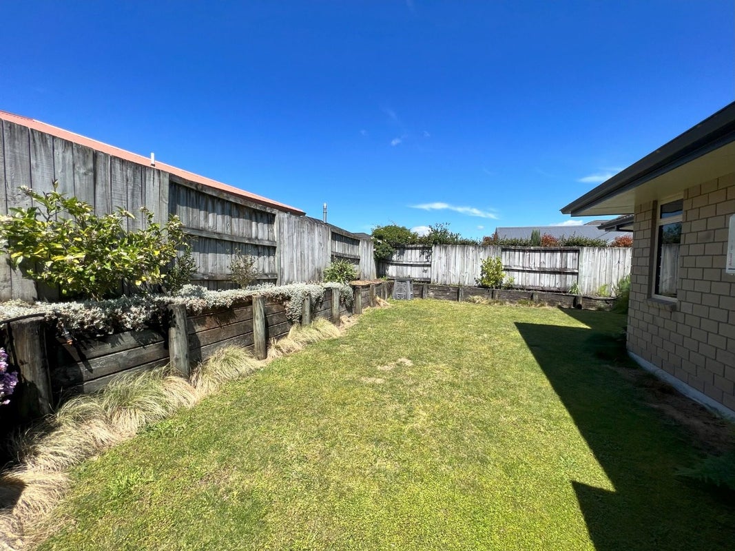 17 Landing Drive, Pyes Pa, Tauranga - Carousel 16
