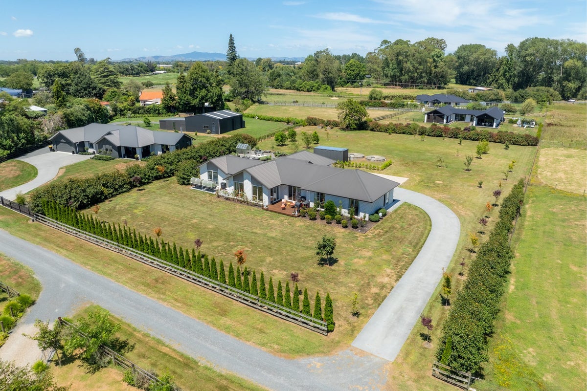 15B Lowe Road, Rukuhia, Hamilton - Carousel 1