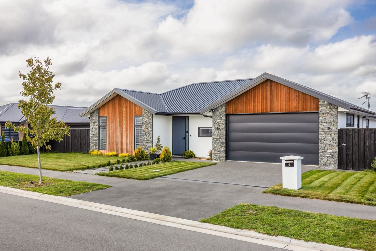 4 Eastonfield Drive, Rolleston, Rolleston - Carousel 1