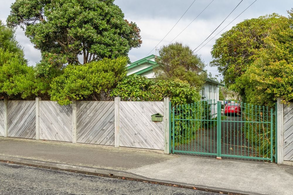 33 Whites Line, WOBURN, LOWER HUTT - Carousel 1
