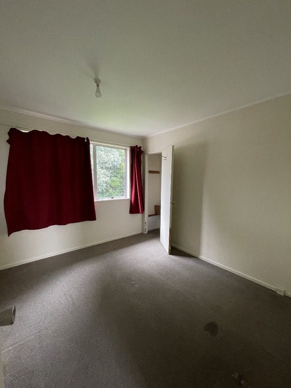 28 Hinton Place, Weymouth, Auckland - Carousel 1