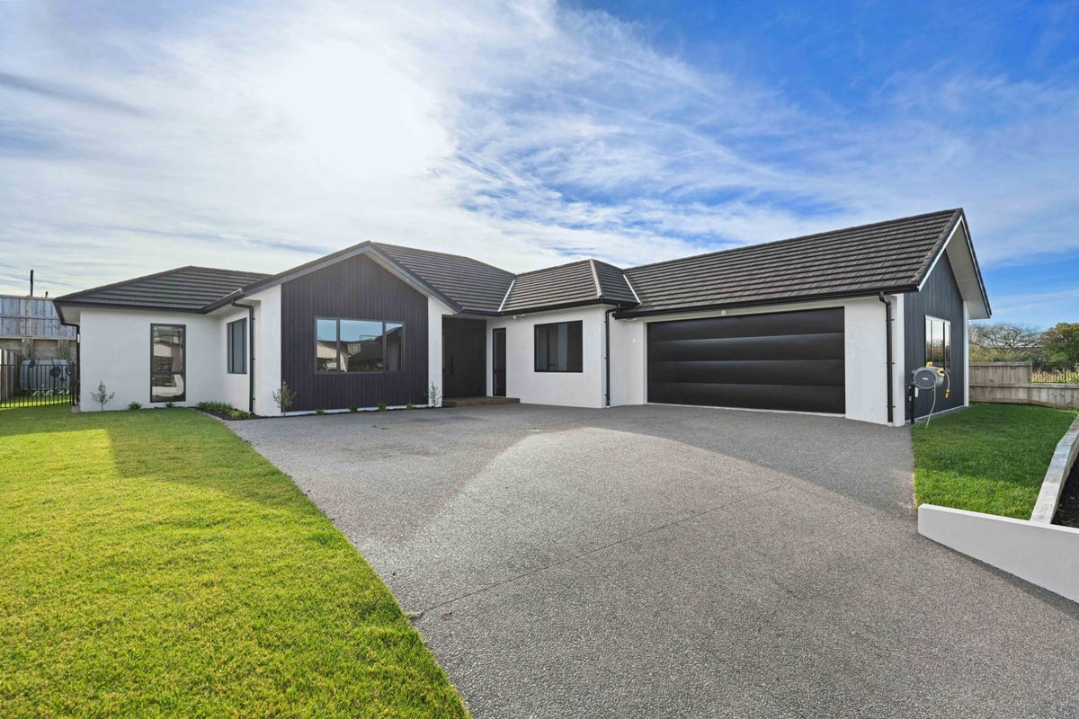 30 The Meadows Drive, Flagstaff, Hamilton - Carousel 2