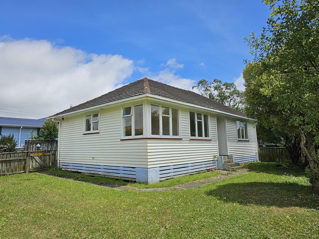 12 Dorset Grove, Cannons Creek, Porirua - Carousel 1