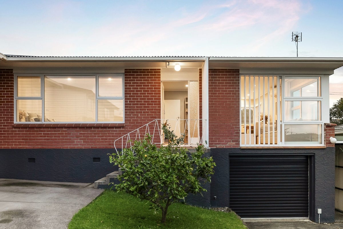 2/4B HART Road, Hauraki, North Shore City - Carousel 9